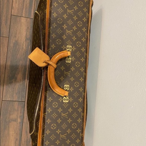 Louis Vuitton Large Pullman Suitcase - Picture 4 of 10